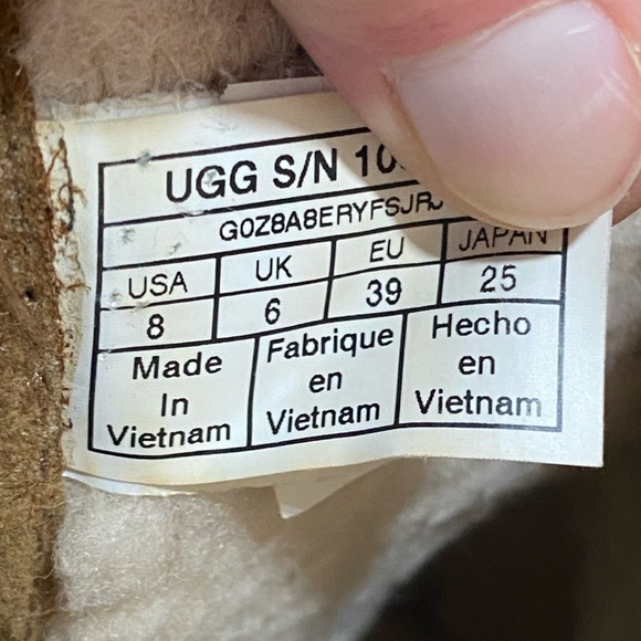 UGG Boots - Picture 11 of 11